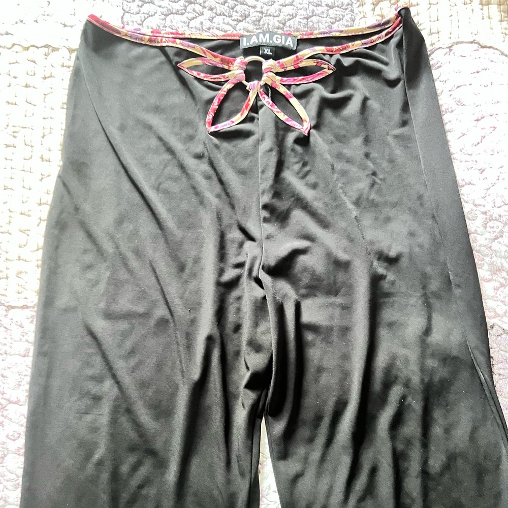 I Am Gia flower cutout pants